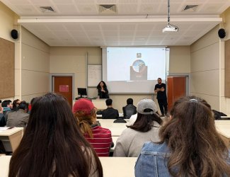 TRT Belgesel Ekibi, Radyo, Televizyon ve Sinema Bölümü'nü Ziyaret Etti