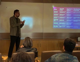 "Prompt'tan Sahneye: Yapay Zekâ ile Sinematik Dünya Kurmak"